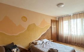 Spacious Apartment next to South Park Просторен Апартамент до Южен Парк Top Location